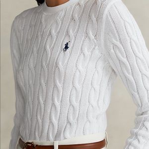 100% cotton Ralph Lauren Sweater. Size M. Worn a few times. Good condition.